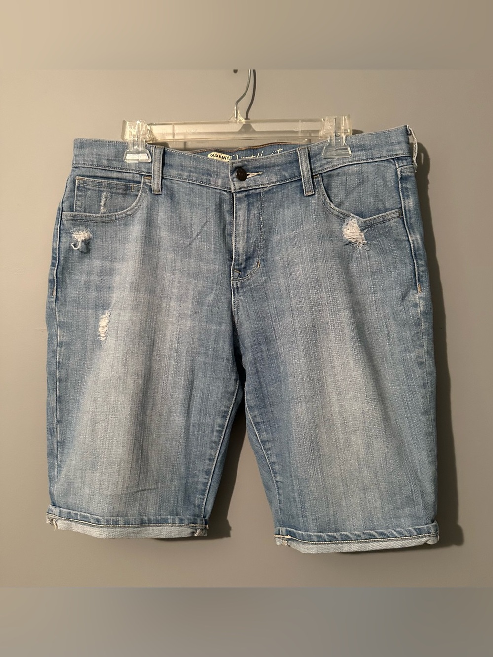 Old Navy Women’s SweetHeart Denim Bermuda Shorts in Light Blue